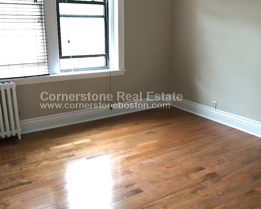 2nd image of 52 Charlesgate E APT 173