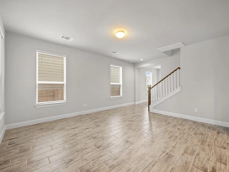 173 Riverhill Dr — Photo 5