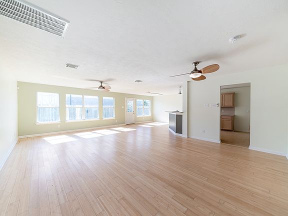 4th image of 14307 Beech Meadow Dr