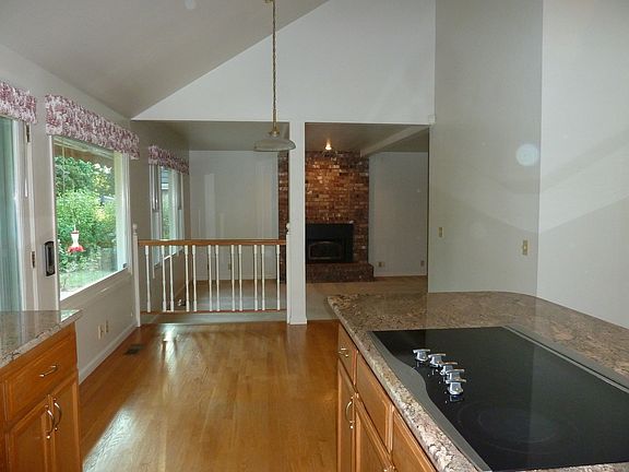 2nd image of 13871 SE 64th St