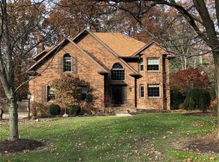 1103 Foxwood Dr, Hermitage, PA 16148