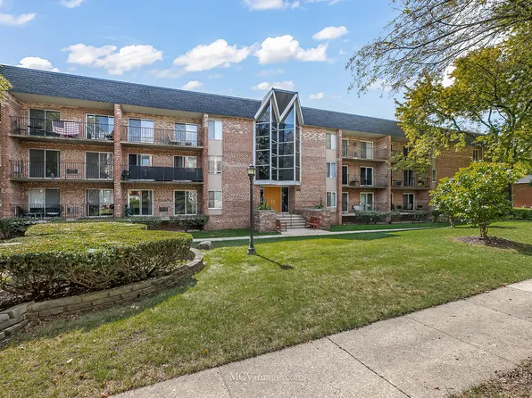 1001 N Mill St APT 312, Naperville, IL 60563