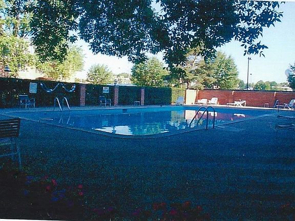 Apartment heated outdoor pool