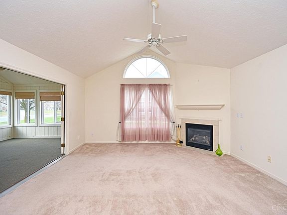4th image of 601 Saint Andrews Cir
