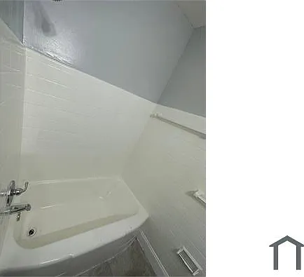 226 W 22nd St — Photo 12