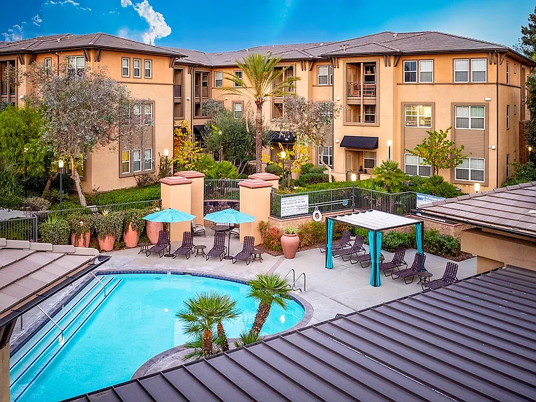 La Verne Village Luxury Apartment Homes — Photo 45