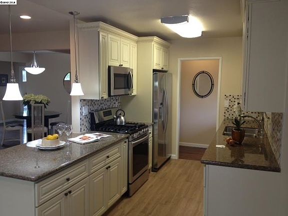5th image of 9 Ardmore Ct