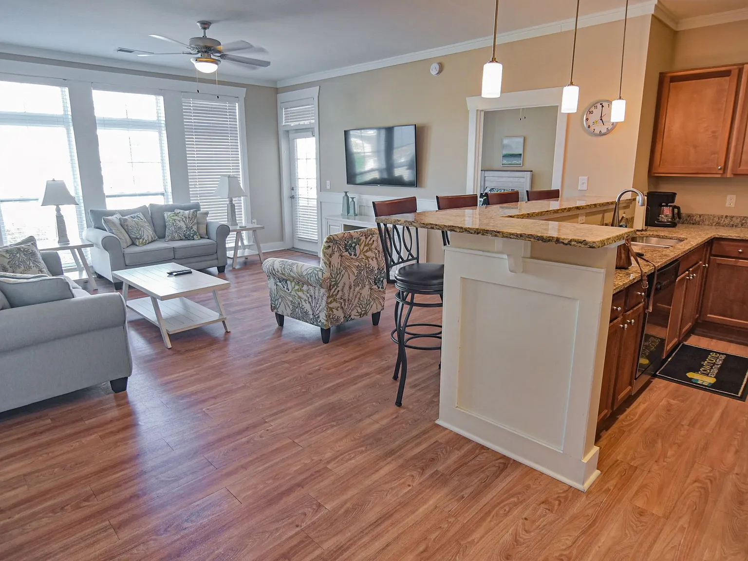 Grand View Luxury Apartments — Photo 3