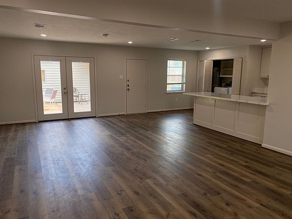 4th image of 2330 Haverhill Dr
