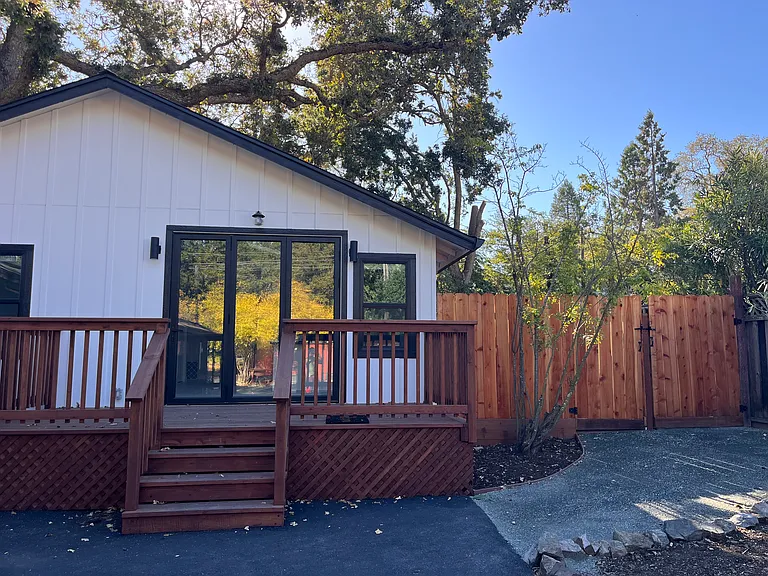 1217 Mountain View Blvd #A — Photo 2