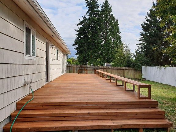 3rd image of 18826 47th Ave W