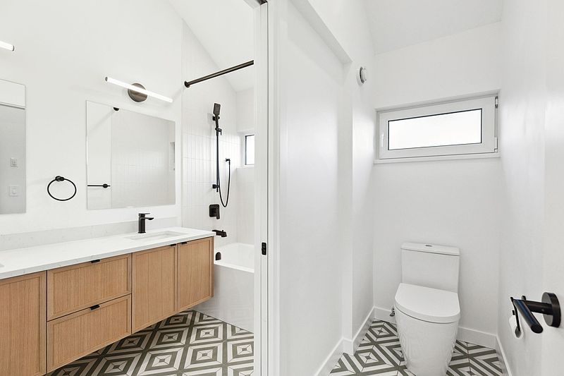 Vancouver House for rent - 3 Bedrooms — photo 17