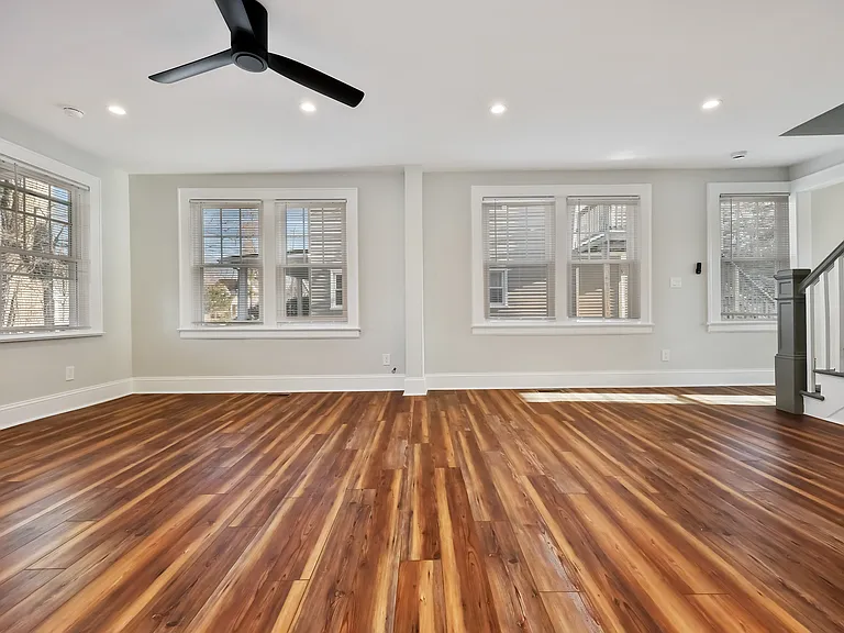 58 Walter Ave — Photo 6