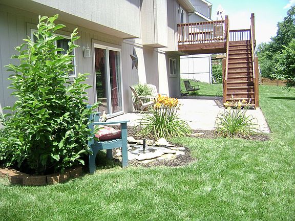DECK & PATIO