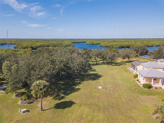 5th image of 621 Woodstork Ln