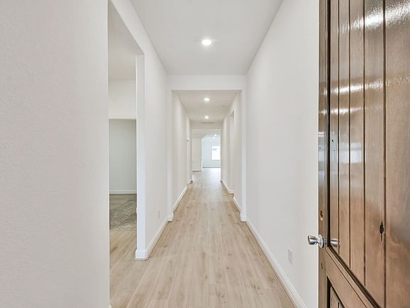 Homesite 1416 entryway