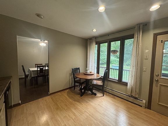 5th image of 36 Mary Lou Ave