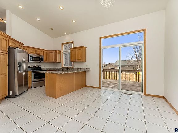 5th image of 3008 W Courtyard Ln