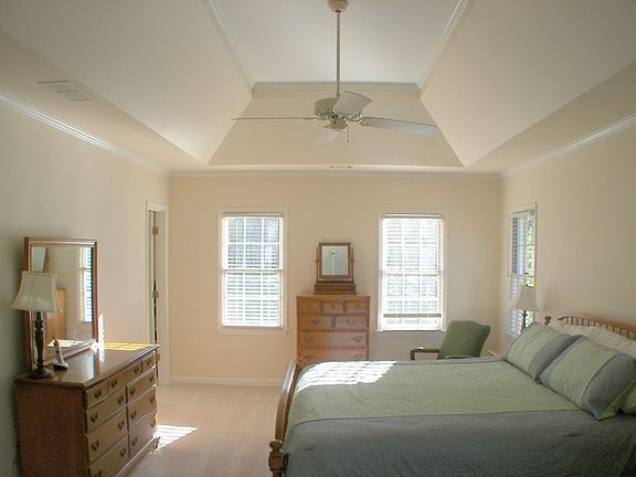 4th image of 305 Hepplewhite Dr