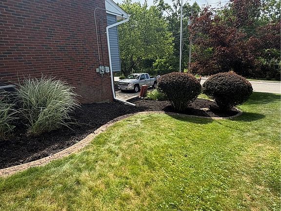 5th image of 556 Sangree Rd