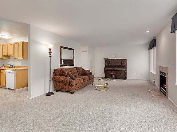 3rd image of 14522 31st Ave NE APT 101