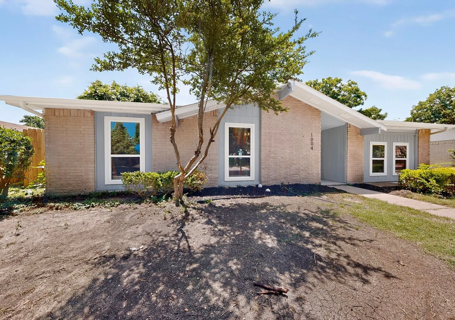 Plano Gem Ready To Be Your Home — Photo 2