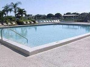 5th image of 5550 Lakeside Dr APT 205