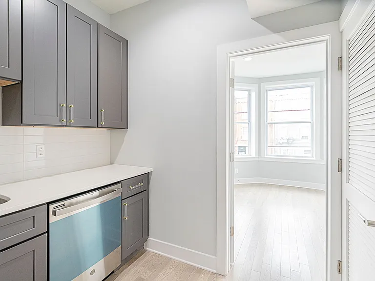 2808 W Oxford — Photo 2