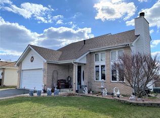 1560 Mallards Cv, Beecher, IL 60401