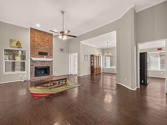 5th image of 818 Maple Branch Ln