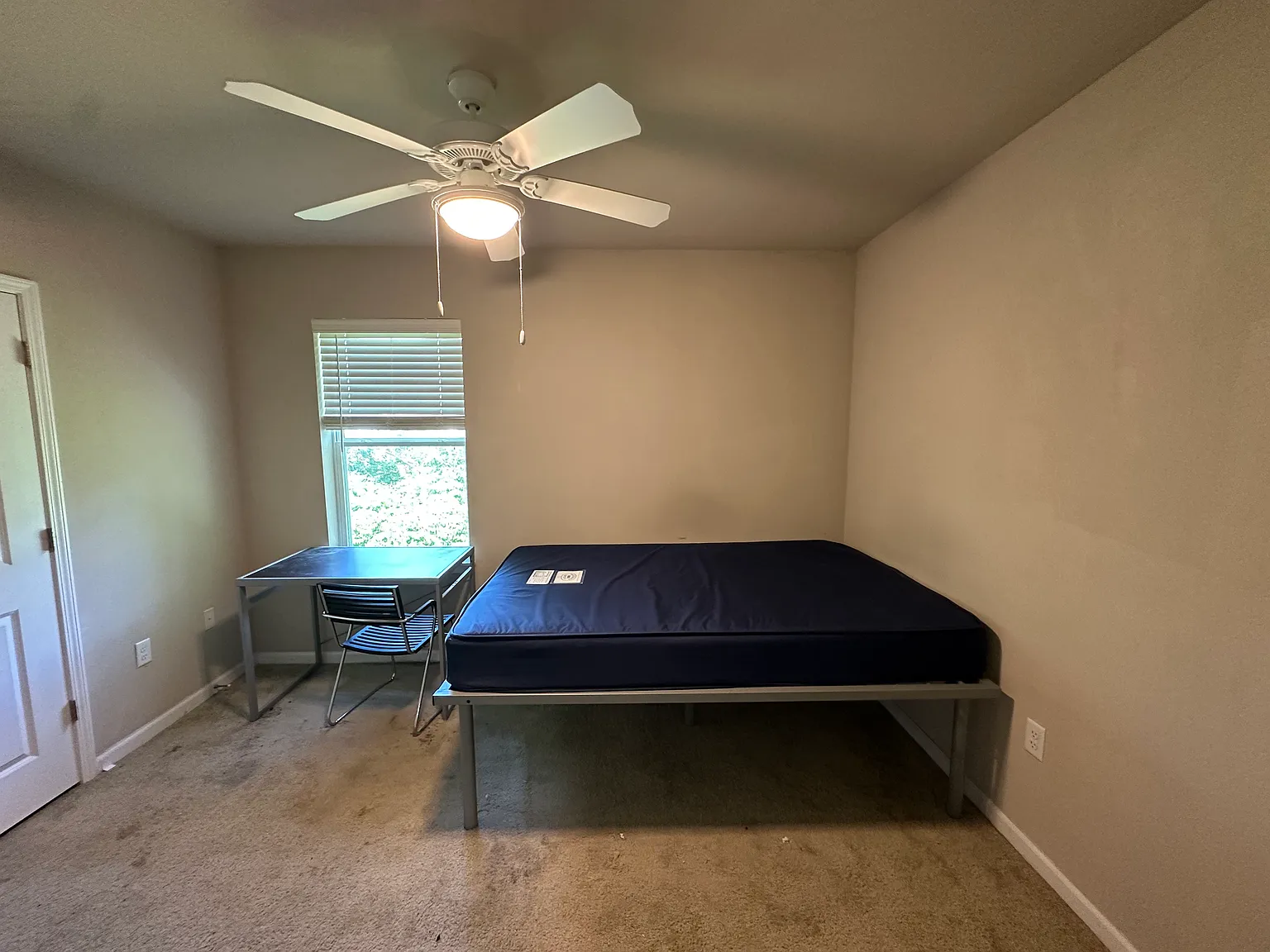 4 bed, 4.5 bath, $1,189 — Photo 1