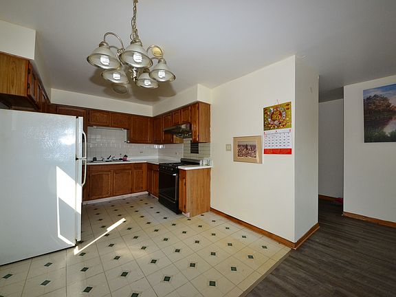 5th image of 2802 S Wentworth Ave #3F
