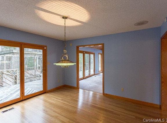3rd image of 5215 Rue De Balsiglia Ave NE