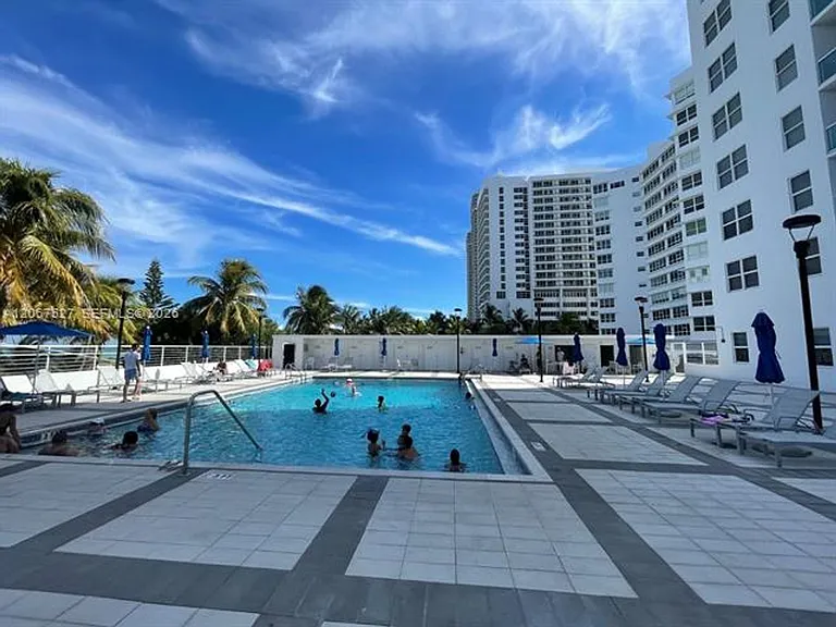 5001 Collins Avenue Cu #14A — Photo 26