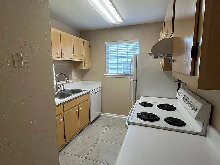 4013 Catawba St #A — Photo 13