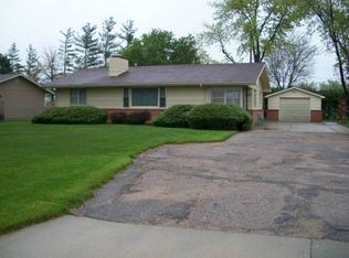 1023 E Bismark Rd, Grand Island, NE 68801