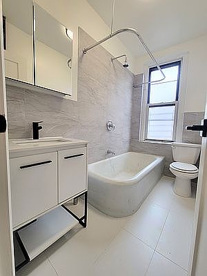 4th image of 3111 Heath Ave APT 42A