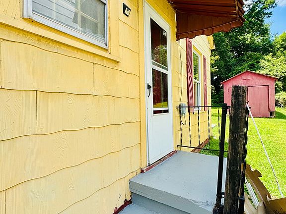 2nd image of 416 Southampton Ave