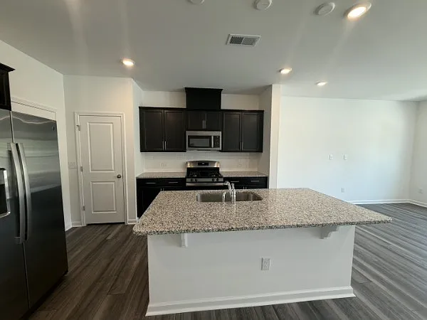 Building Photo - 445 Venetian Dr
