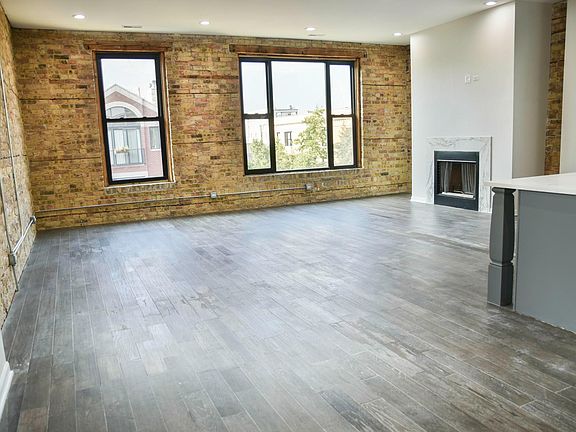3rd image of 2704 W Thomas St #3