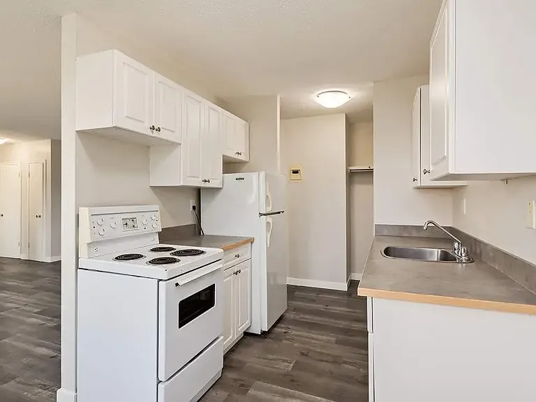 3901 50a Ave #9 — Photo 10
