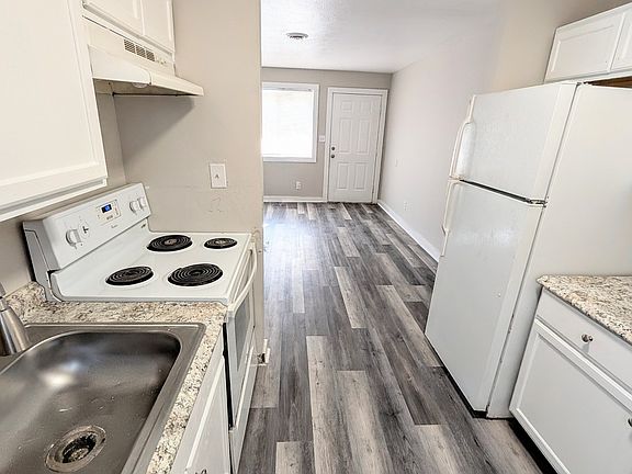 5th image of 696 Hill St APT 8