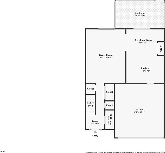 4 bed, 2.5 bath, 1944 sqft, $3,740 — Photo 2