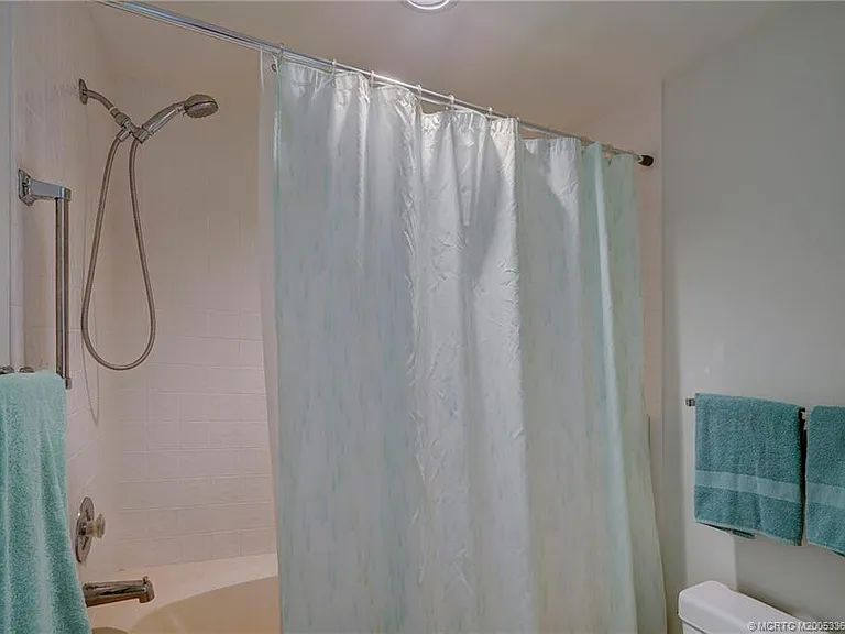 221 NE Plantation Rd #407 — Photo 39