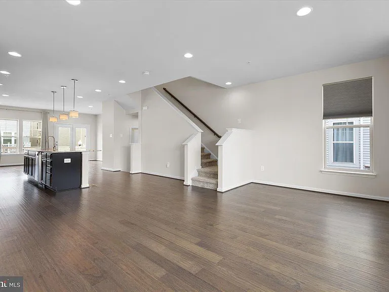 7210 Hartley Ln — Photo 8