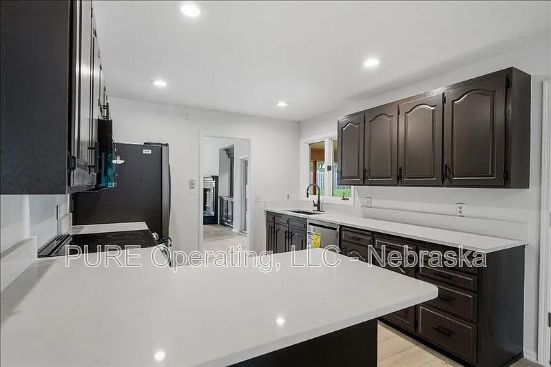 4 bed, 4.0 bath, 3179 sqft, $3,450 — Photo 4