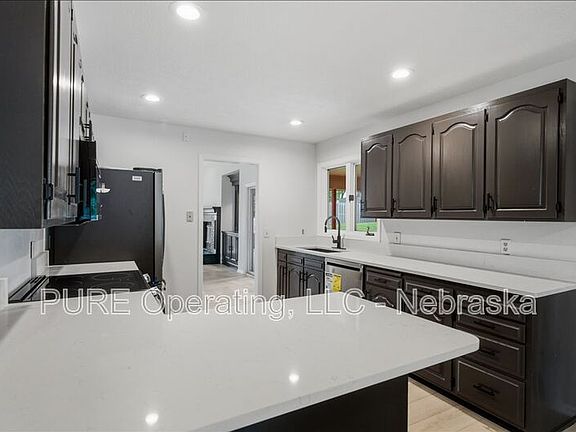 4th image of 15527 Mason Cir