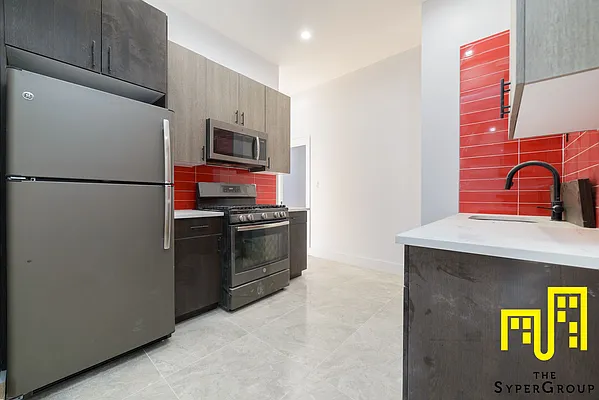 Rented by The Syper Group | media 28