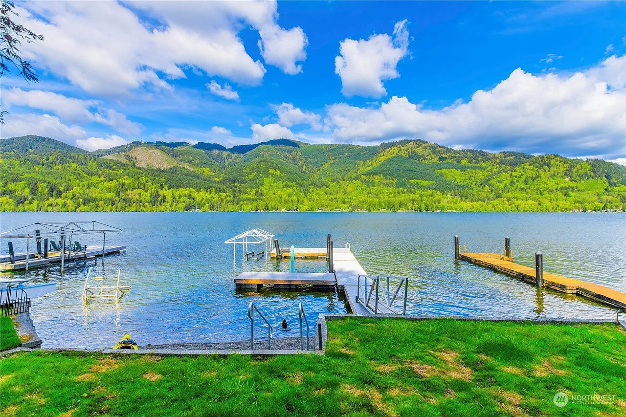 4 bed, 2296 sqft, $6,000 — Photo 4