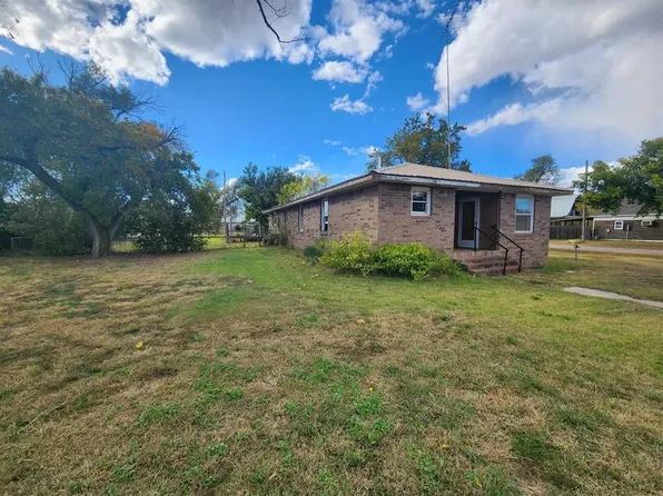 301 S 3rd St, Englewood, KS 67840